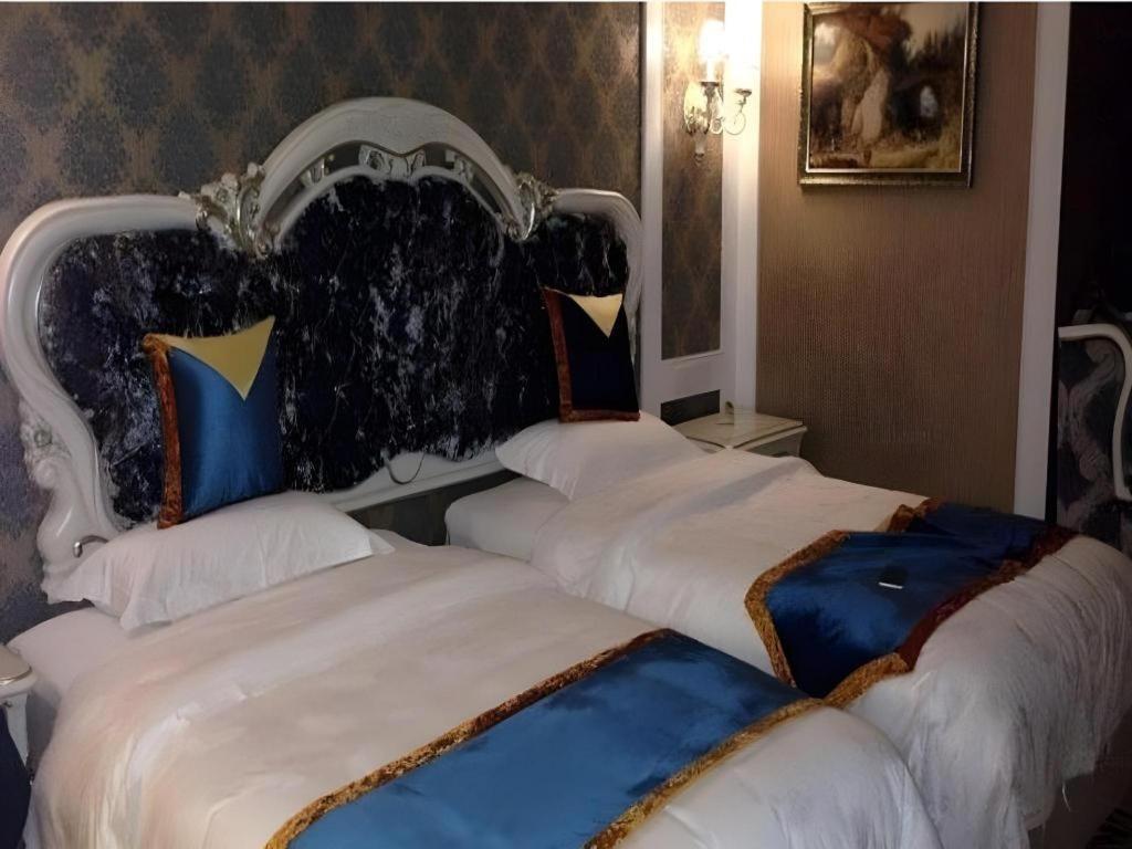 Chengdu French Theme Gold Palace Экстерьер фото