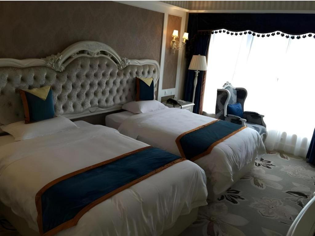 Chengdu French Theme Gold Palace Экстерьер фото