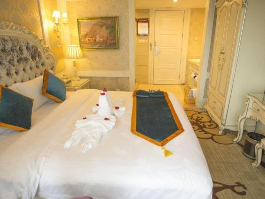 Chengdu French Theme Gold Palace Экстерьер фото