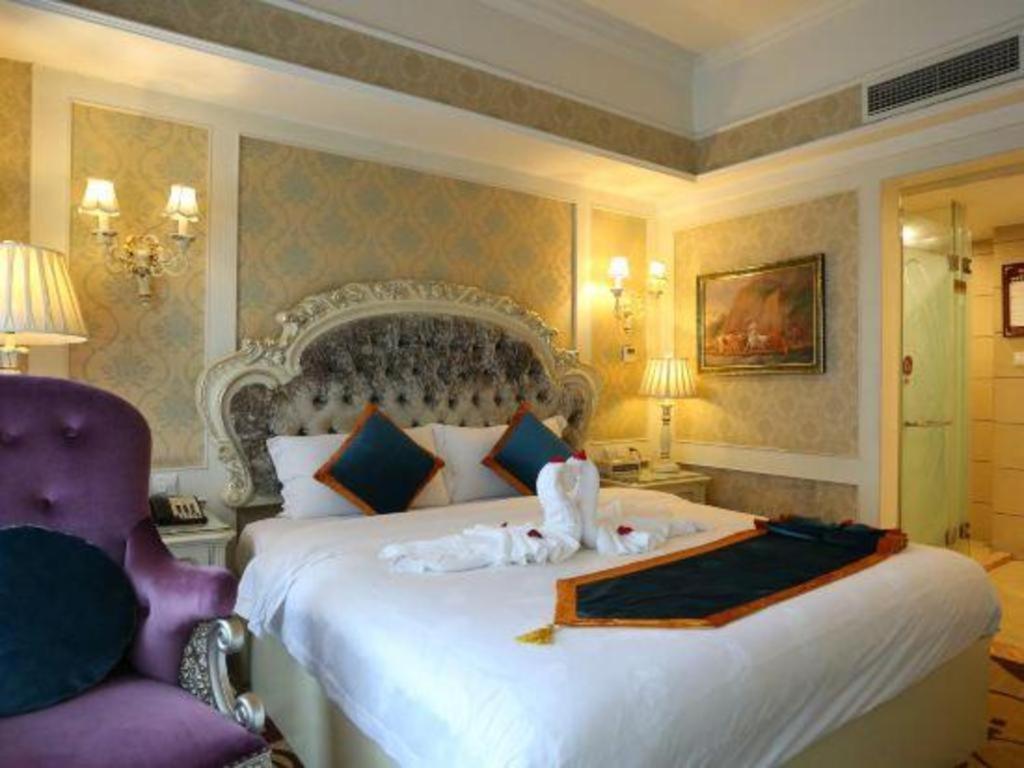 Chengdu French Theme Gold Palace Экстерьер фото