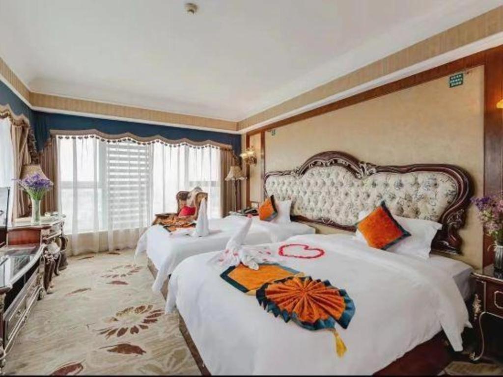 Chengdu French Theme Gold Palace Экстерьер фото