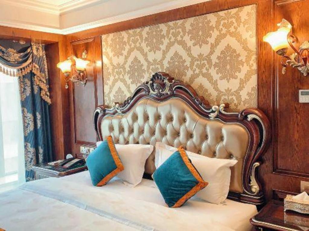 Chengdu French Theme Gold Palace Экстерьер фото
