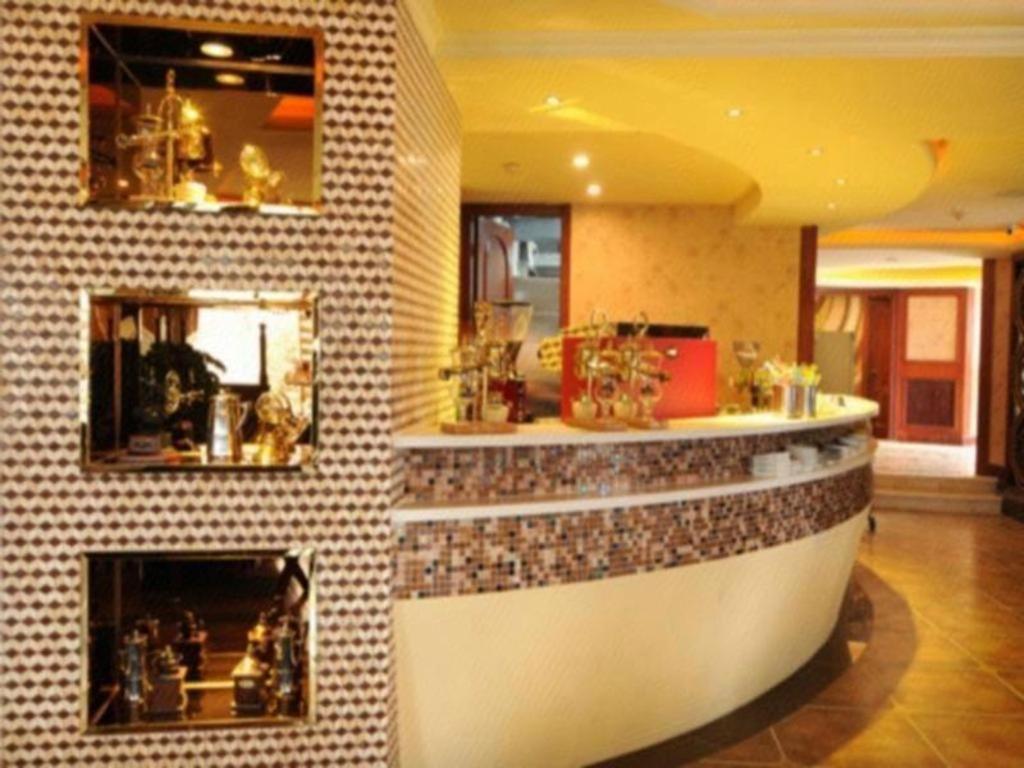 Chengdu French Theme Gold Palace Экстерьер фото