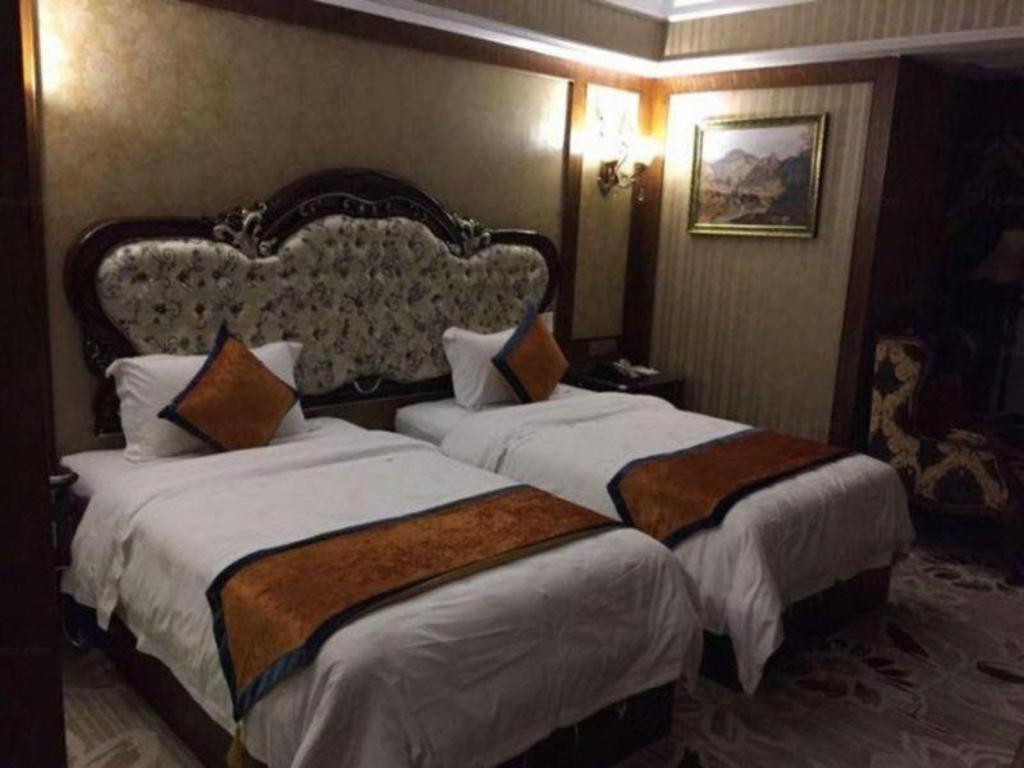 Chengdu French Theme Gold Palace Экстерьер фото