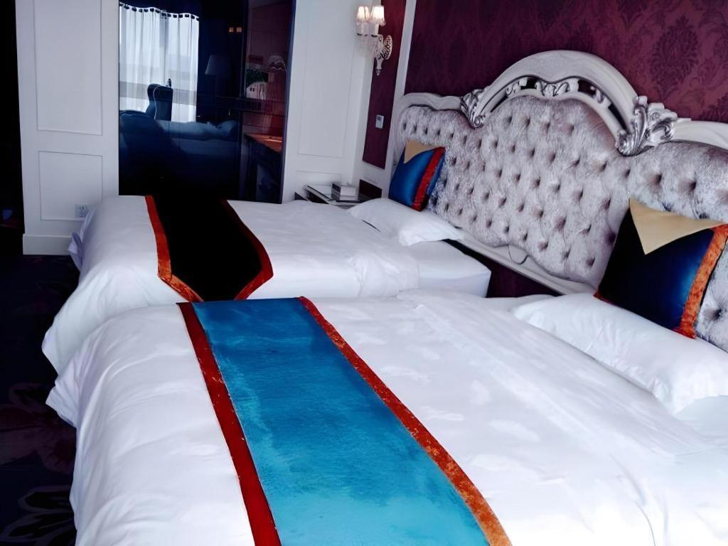 Chengdu French Theme Gold Palace Экстерьер фото