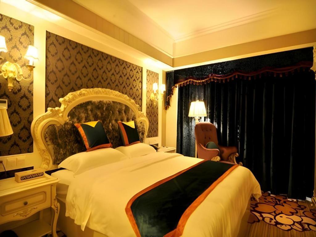 Chengdu French Theme Gold Palace Экстерьер фото