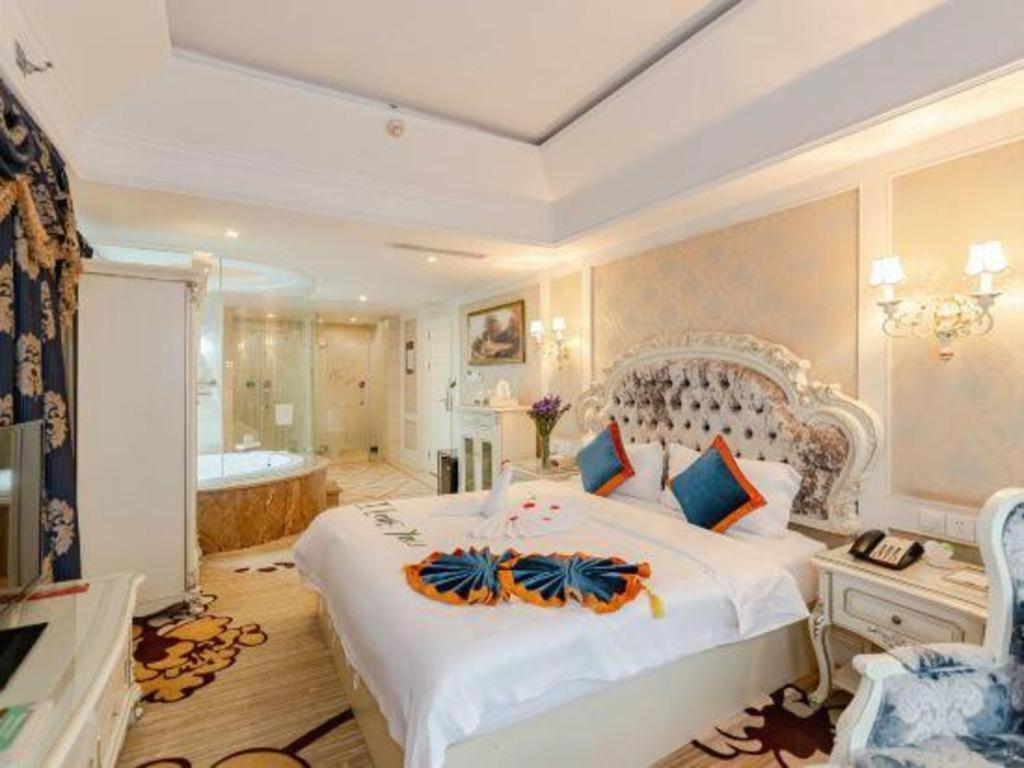 Chengdu French Theme Gold Palace Экстерьер фото