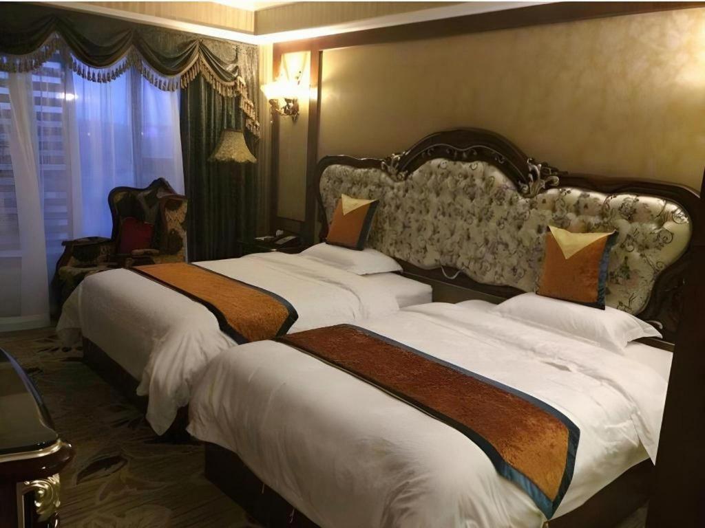 Chengdu French Theme Gold Palace Экстерьер фото
