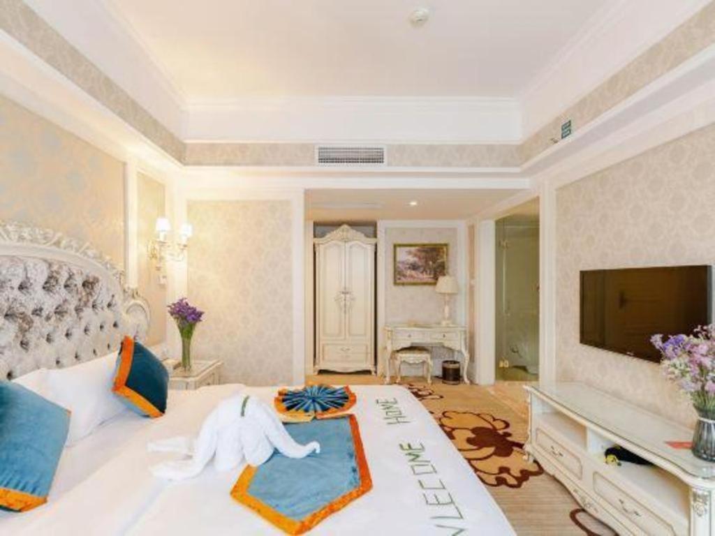 Chengdu French Theme Gold Palace Экстерьер фото